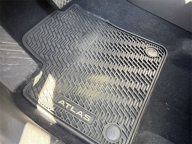2021 Volkswagen Atlas 2.0T SE Technology Image 13 of 34