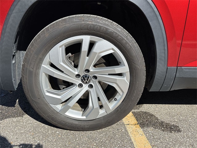 2021 Volkswagen Atlas 2.0T SE Technology Image 11 of 34