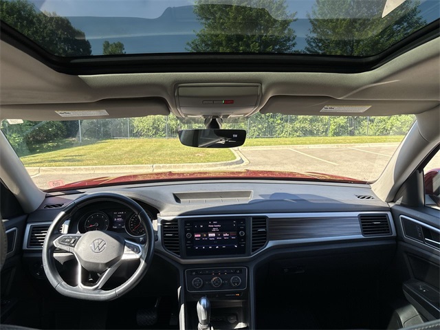 2021 Volkswagen Atlas 2.0T SE Technology Image 17 of 34