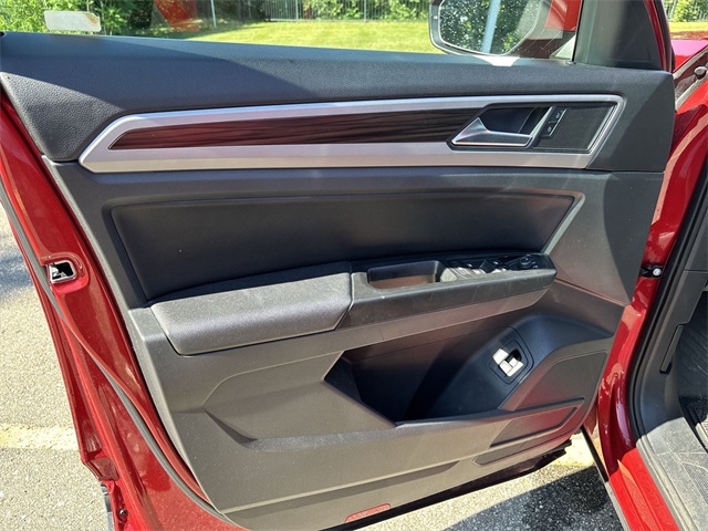 2021 Volkswagen Atlas 2.0T SE Technology Image 27 of 34