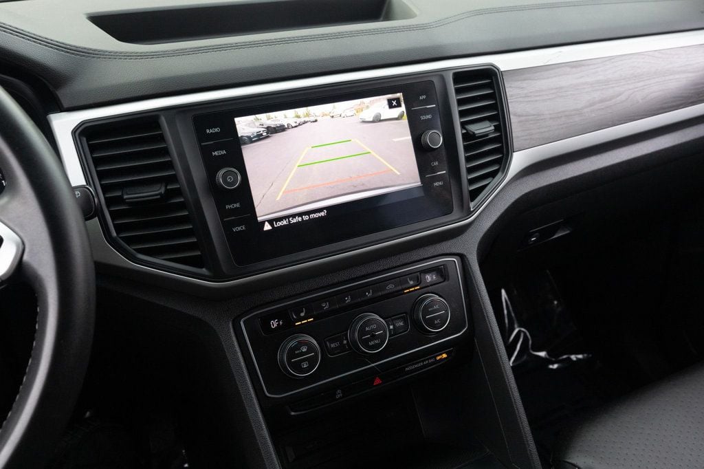 2021 Volkswagen Atlas 3.6L V6 SE Technology Image 26 of 37