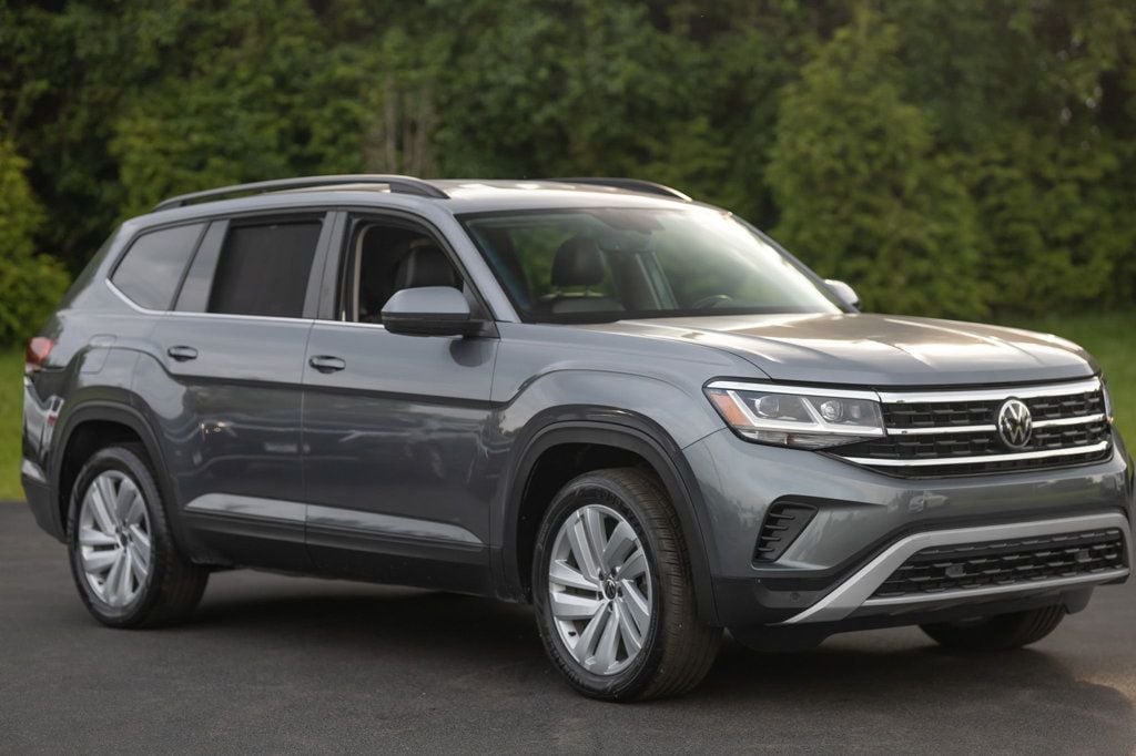 2021 Volkswagen Atlas 3.6L V6 SE Technology Image 4 of 37