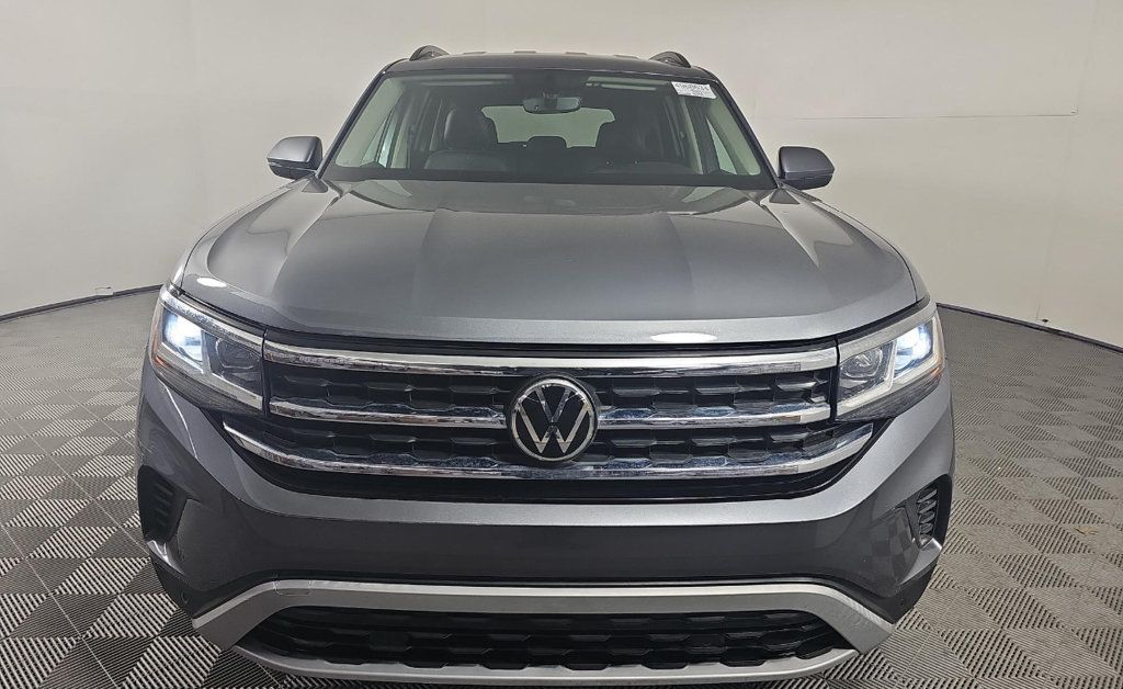 2021 Volkswagen Atlas 3.6L V6 SE Technology Image 3 of 37