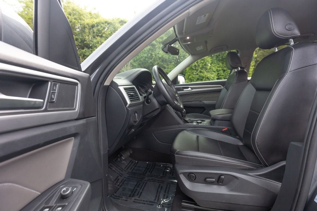 2021 Volkswagen Atlas 3.6L V6 SE Technology Image 13 of 37