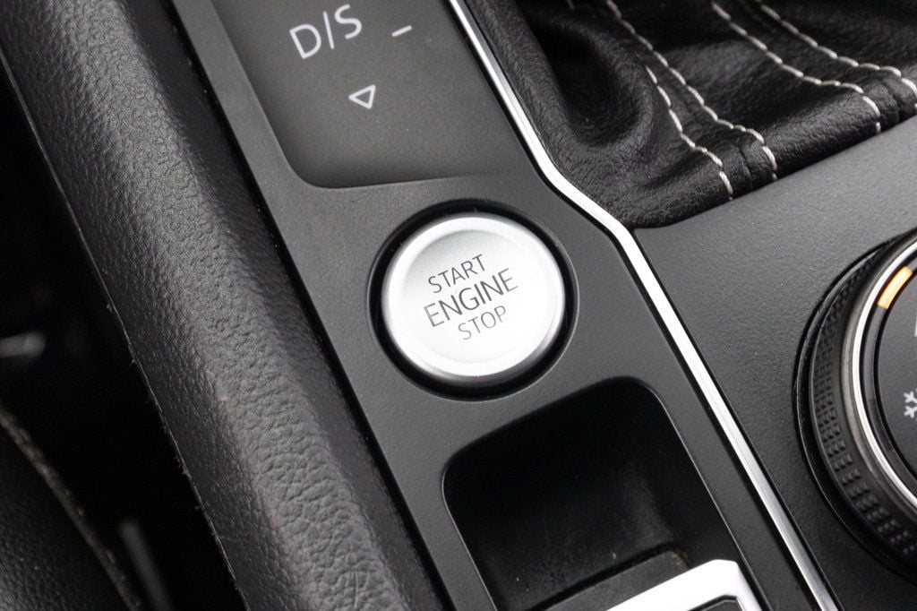 2021 Volkswagen Atlas 3.6L V6 SE Technology Image 31 of 37