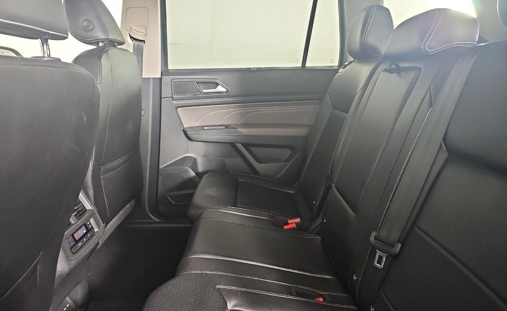 2021 Volkswagen Atlas 3.6L V6 SE Technology Image 9 of 37