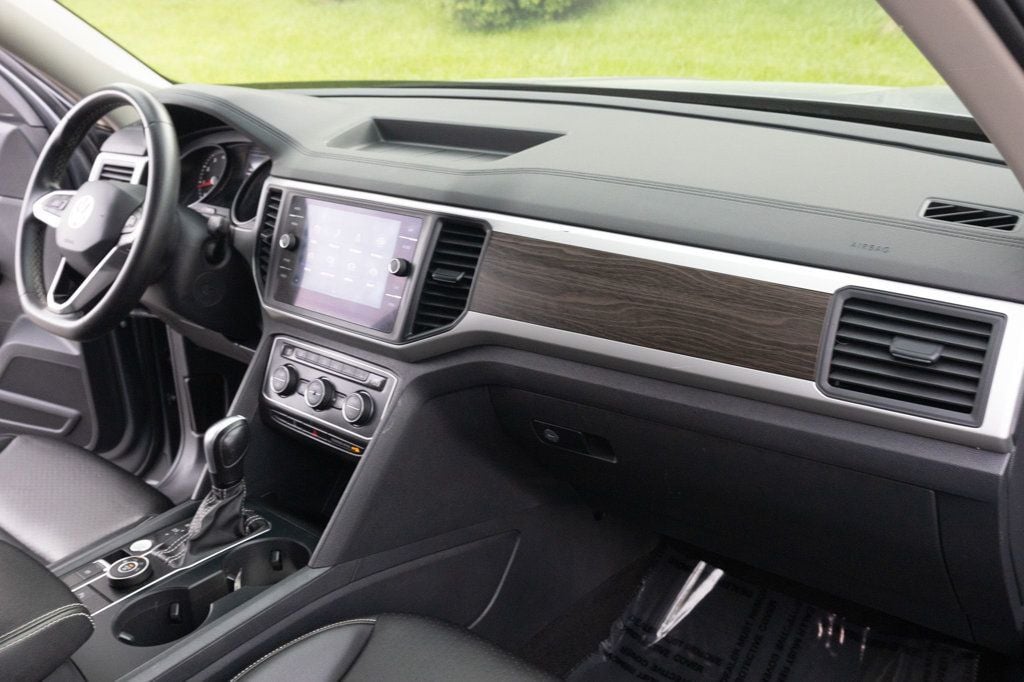 2021 Volkswagen Atlas 3.6L V6 SE Technology Image 11 of 37