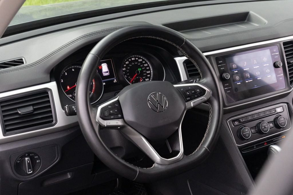 2021 Volkswagen Atlas 3.6L V6 SE Technology Image 12 of 37