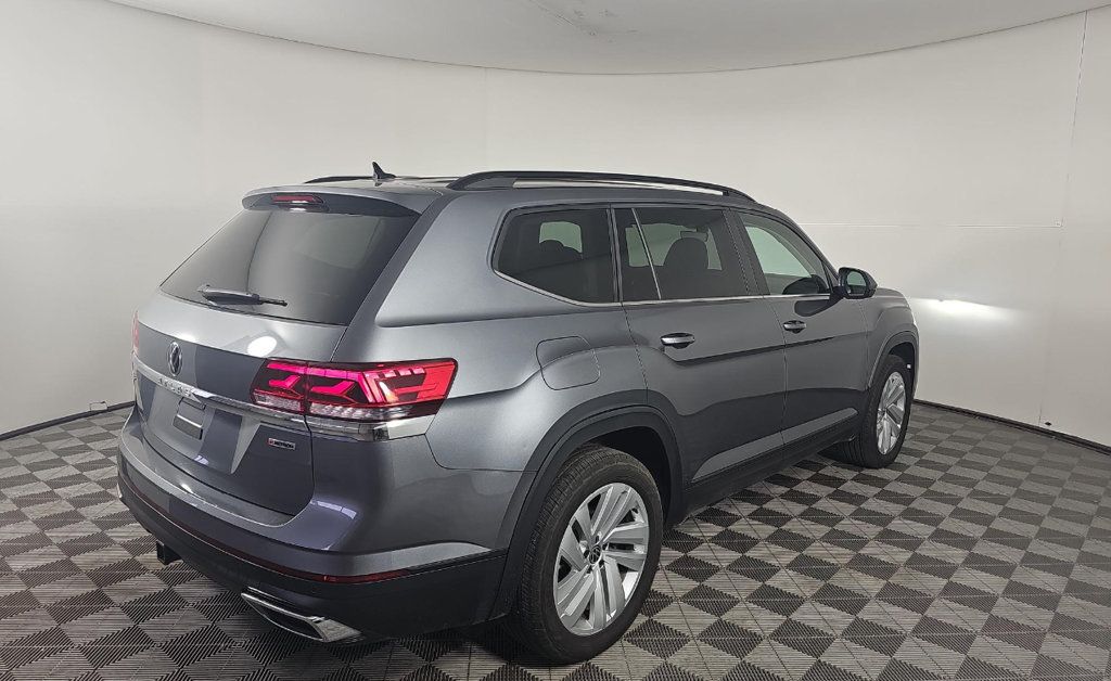 2021 Volkswagen Atlas 3.6L V6 SE Technology Image 6 of 37