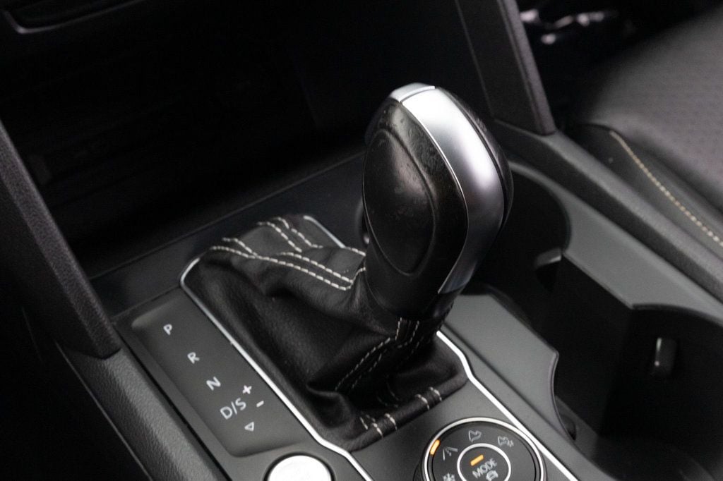 2021 Volkswagen Atlas 3.6L V6 SE Technology Image 29 of 37