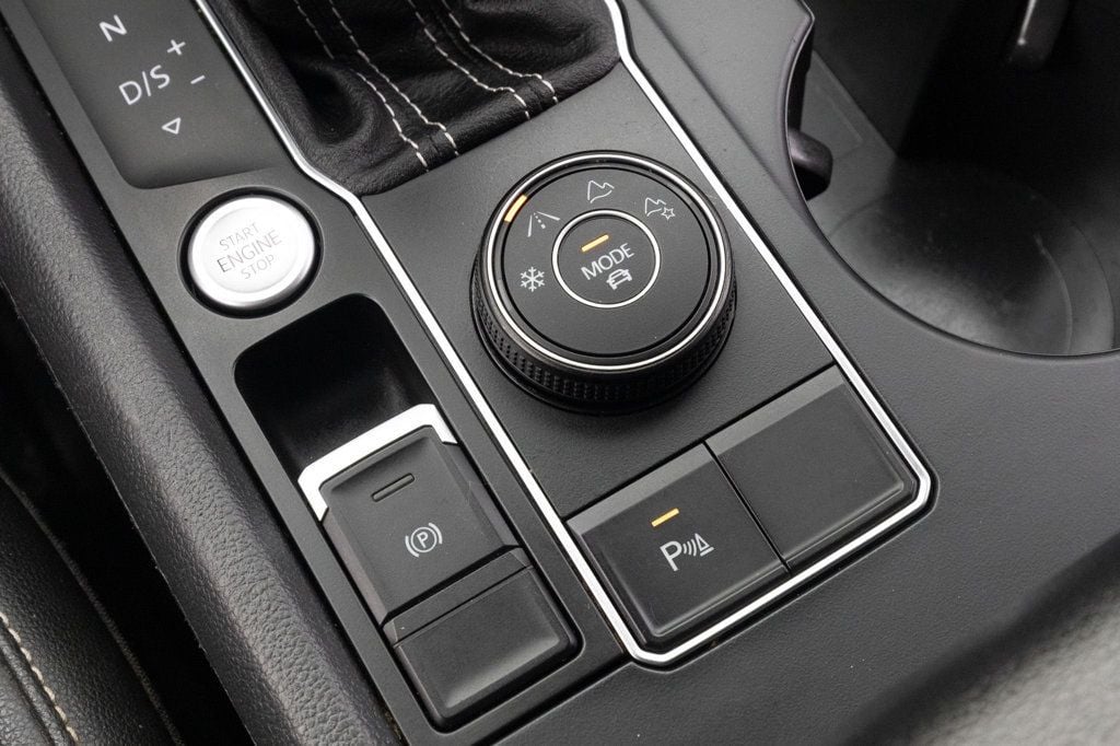2021 Volkswagen Atlas 3.6L V6 SE Technology Image 30 of 37