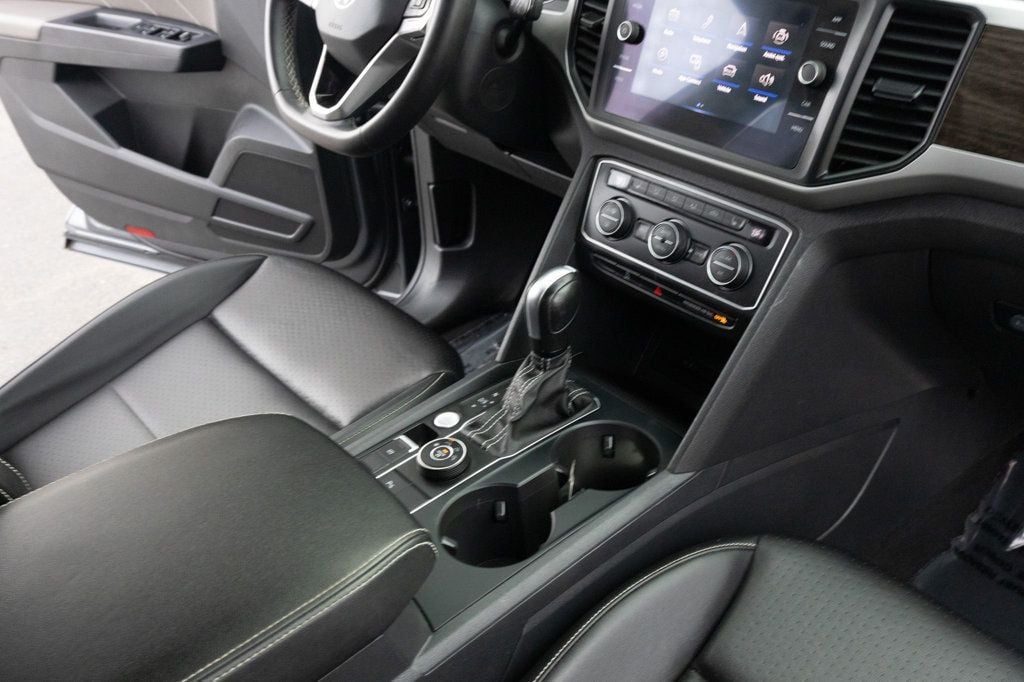 2021 Volkswagen Atlas 3.6L V6 SE Technology Image 27 of 37