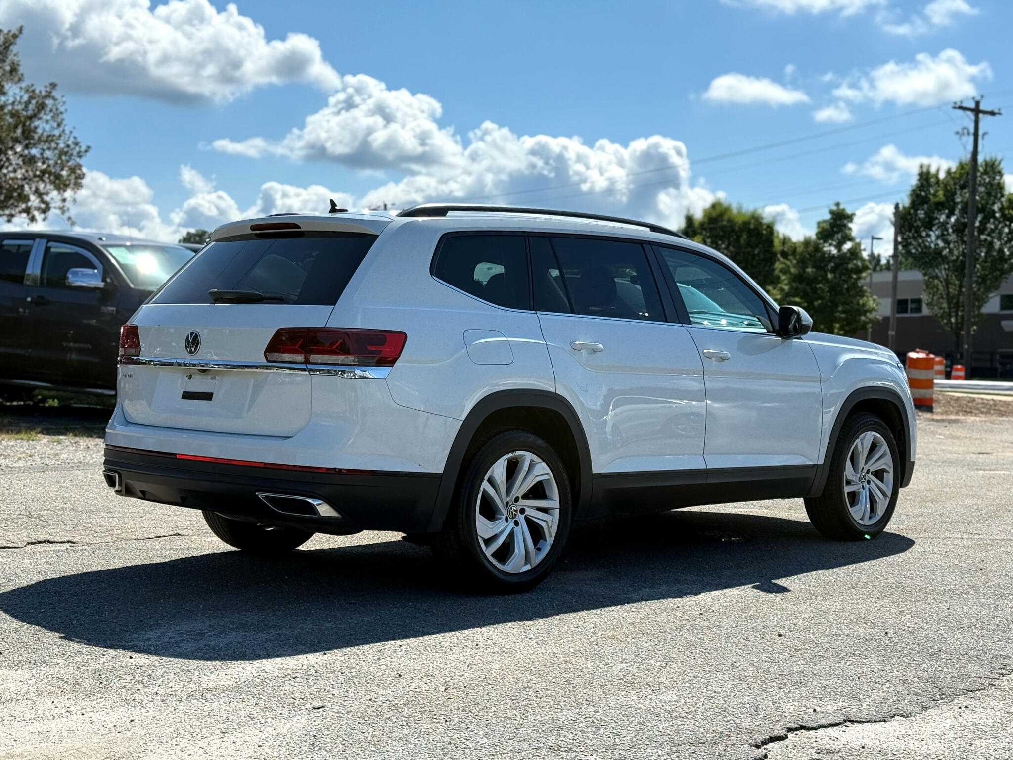 Vehicle image 2 of 43