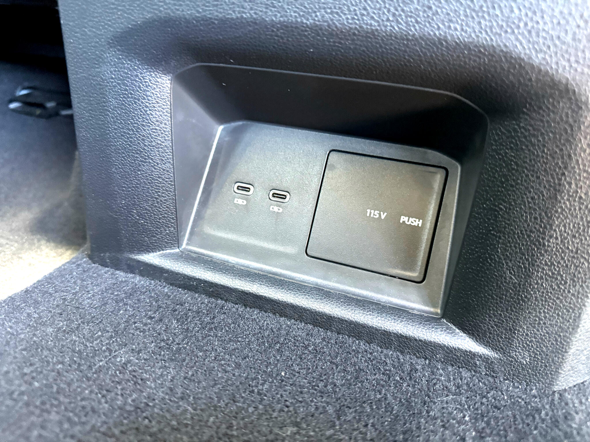 Vehicle image 32 of 43