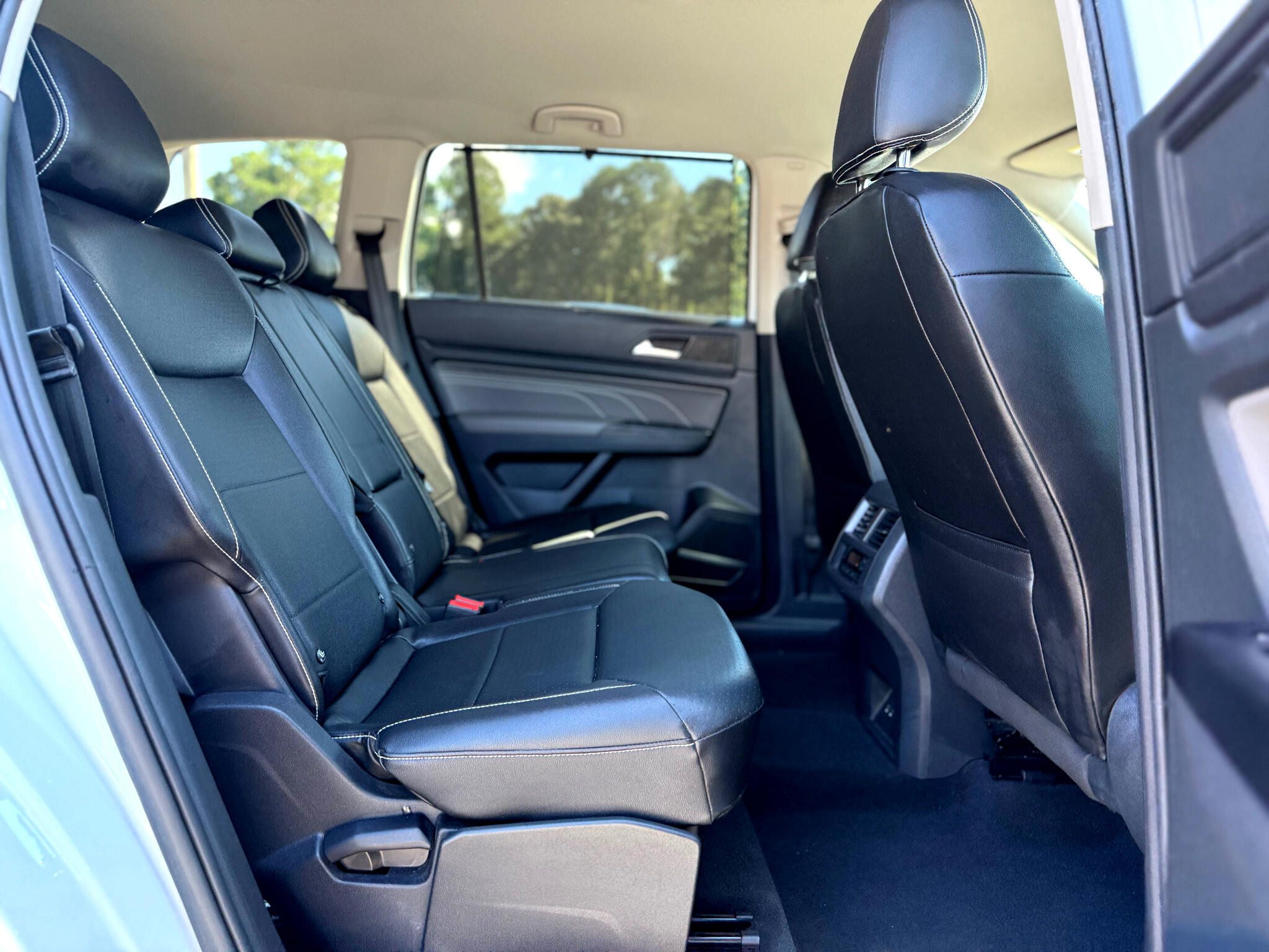 Vehicle image 7 of 43