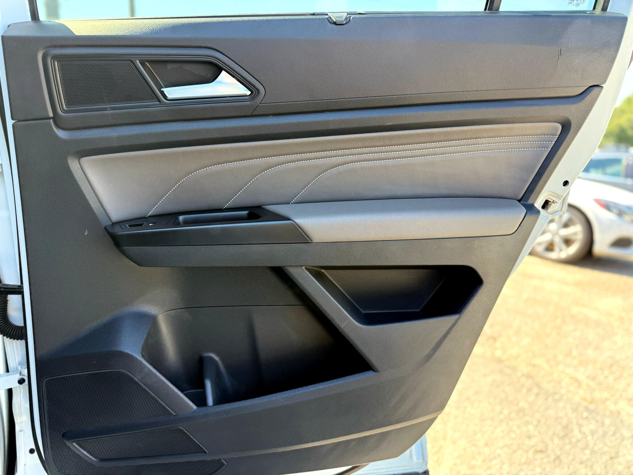 Vehicle image 22 of 43