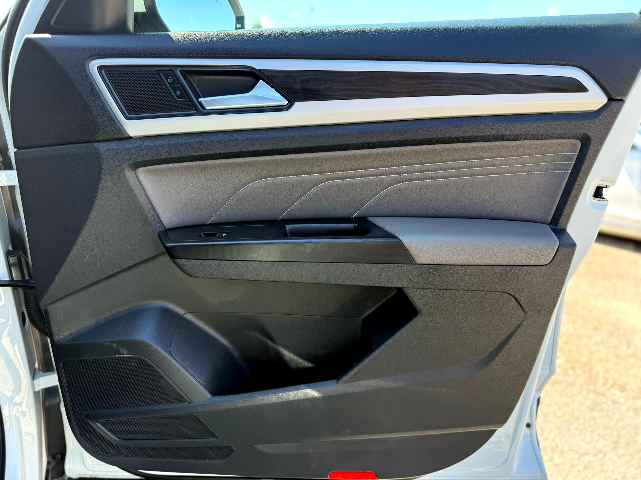 Vehicle image 24 of 43