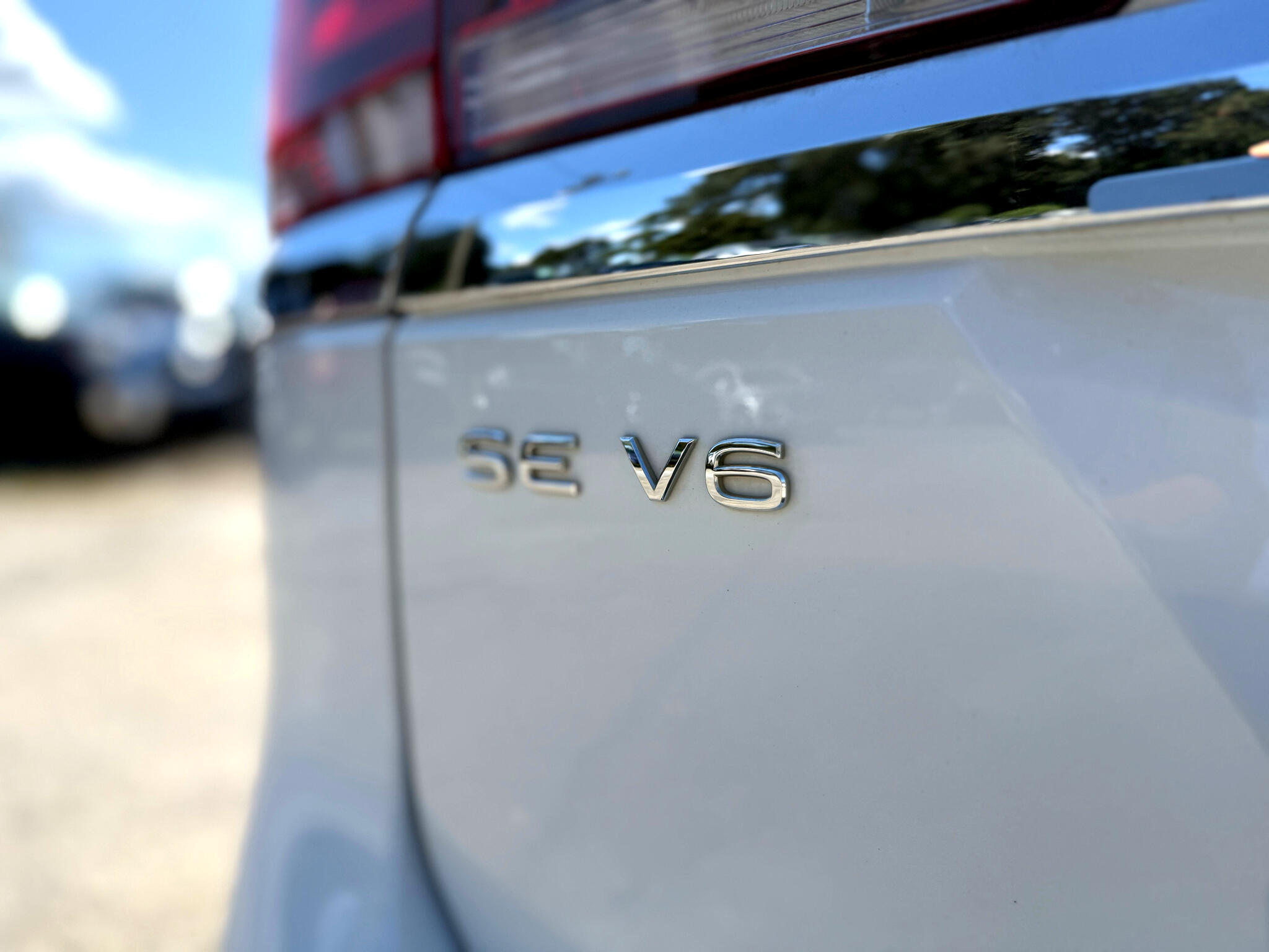 Vehicle image 21 of 43