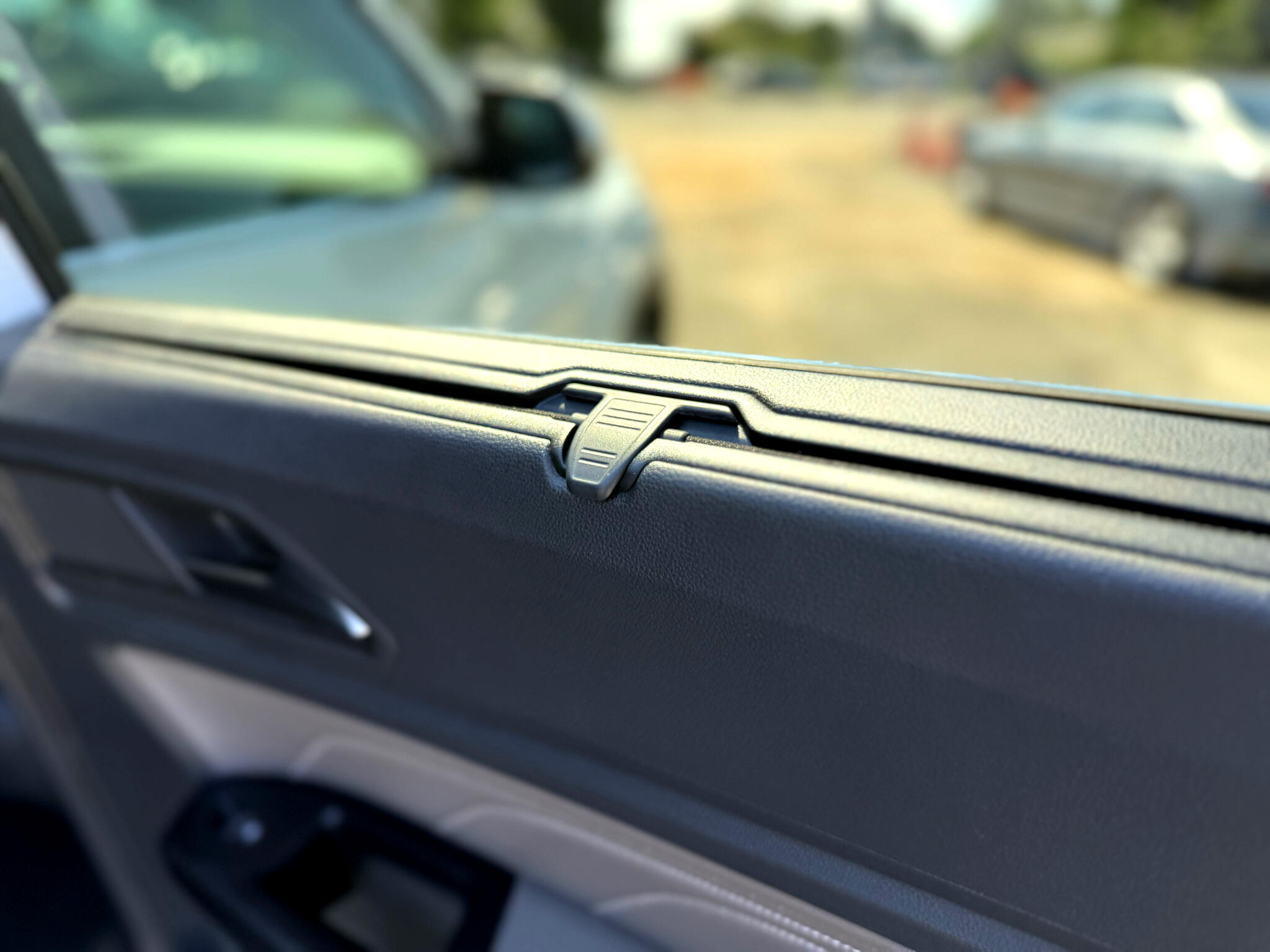 Vehicle image 38 of 43