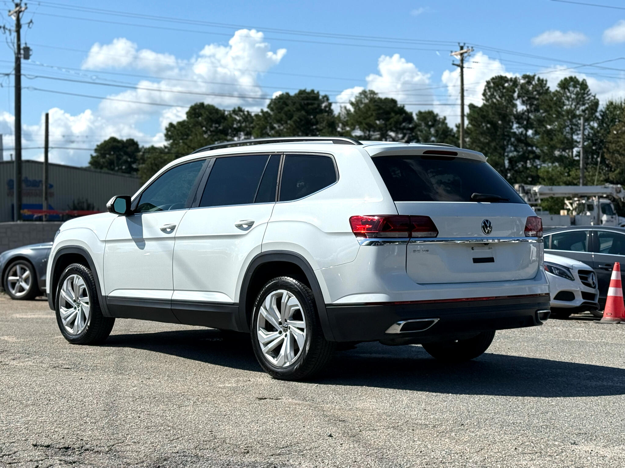 Vehicle image 4 of 43