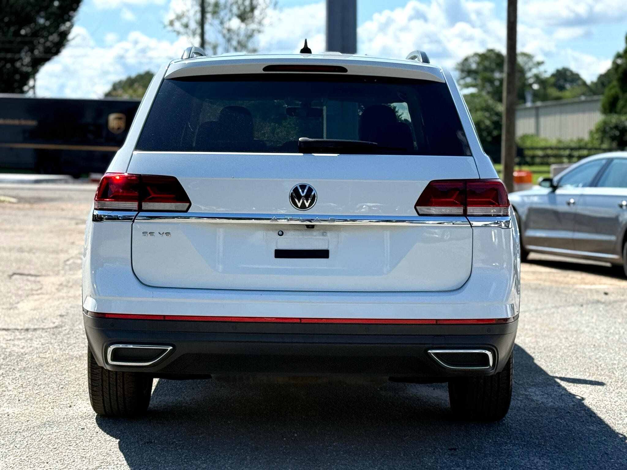 Vehicle image 3 of 43