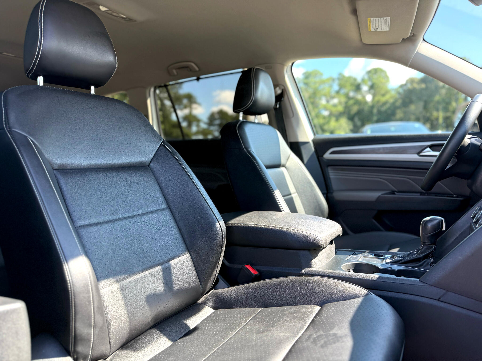 Vehicle image 14 of 43