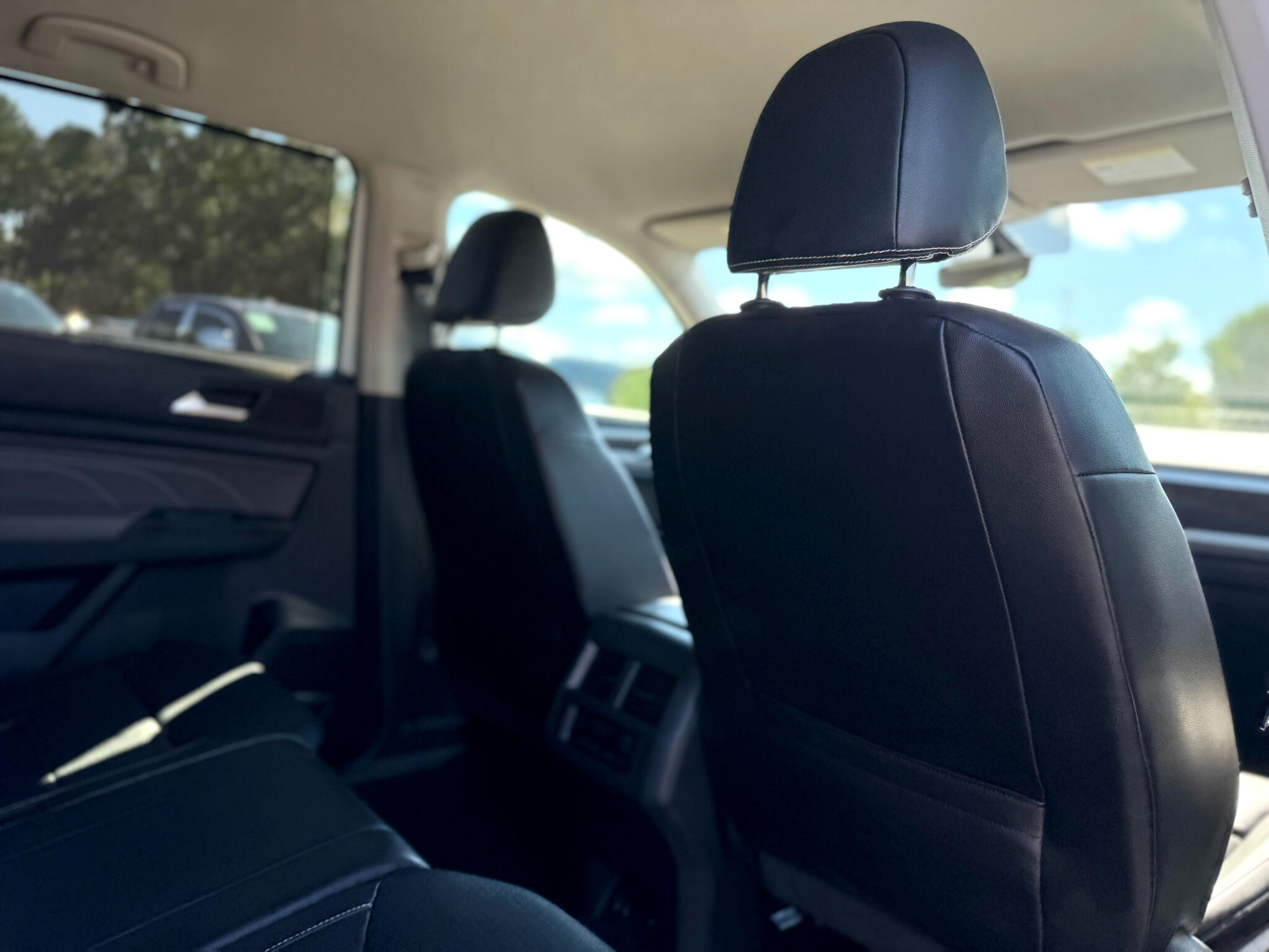 Vehicle image 10 of 43