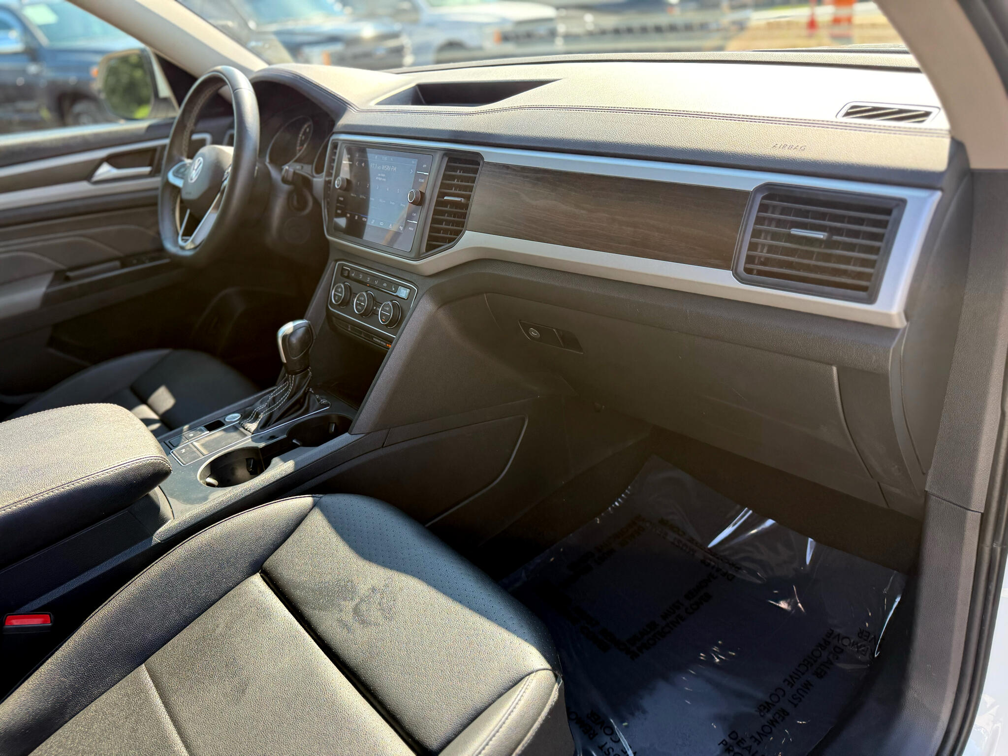 Vehicle image 18 of 43