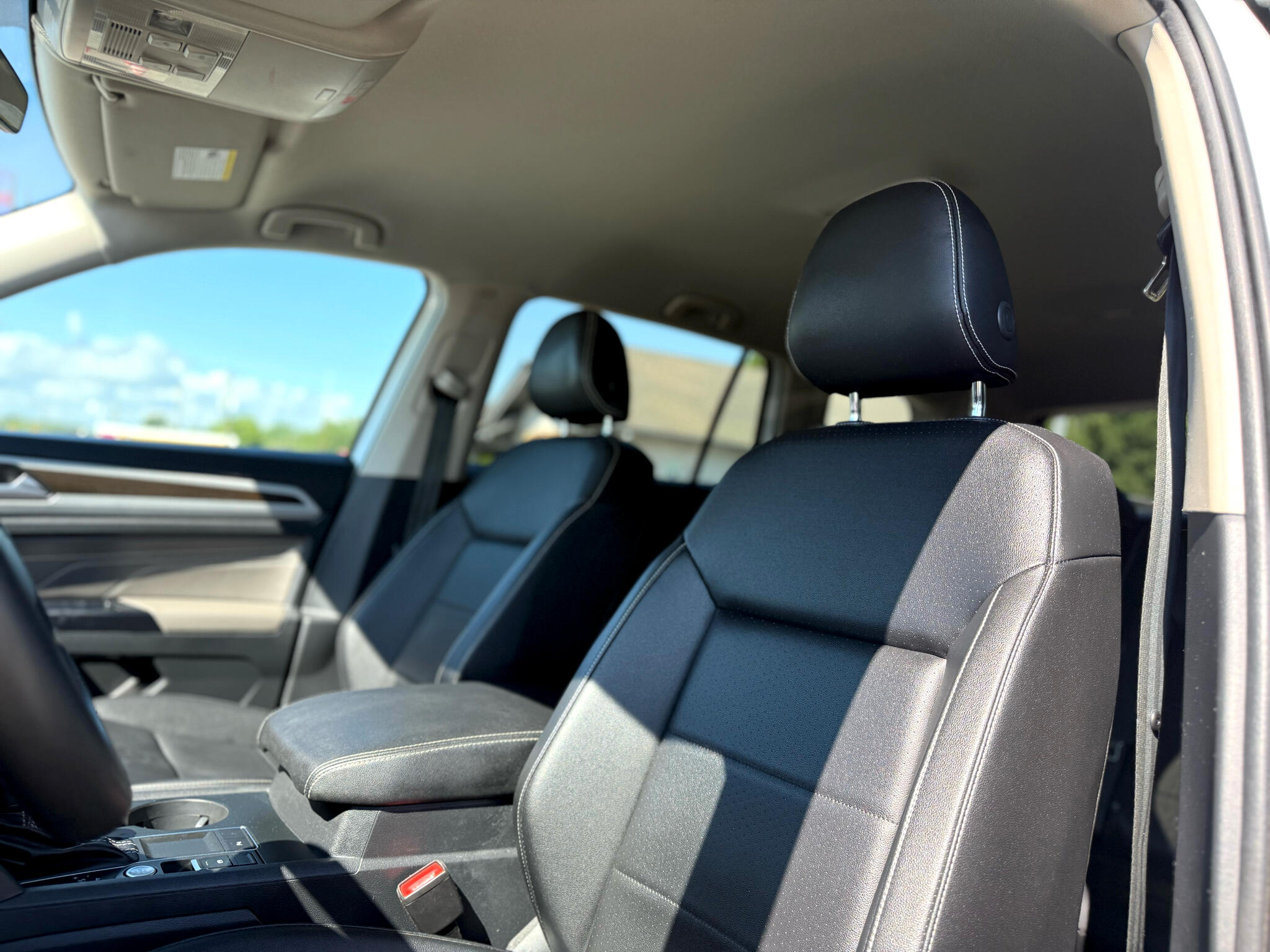 Vehicle image 11 of 43