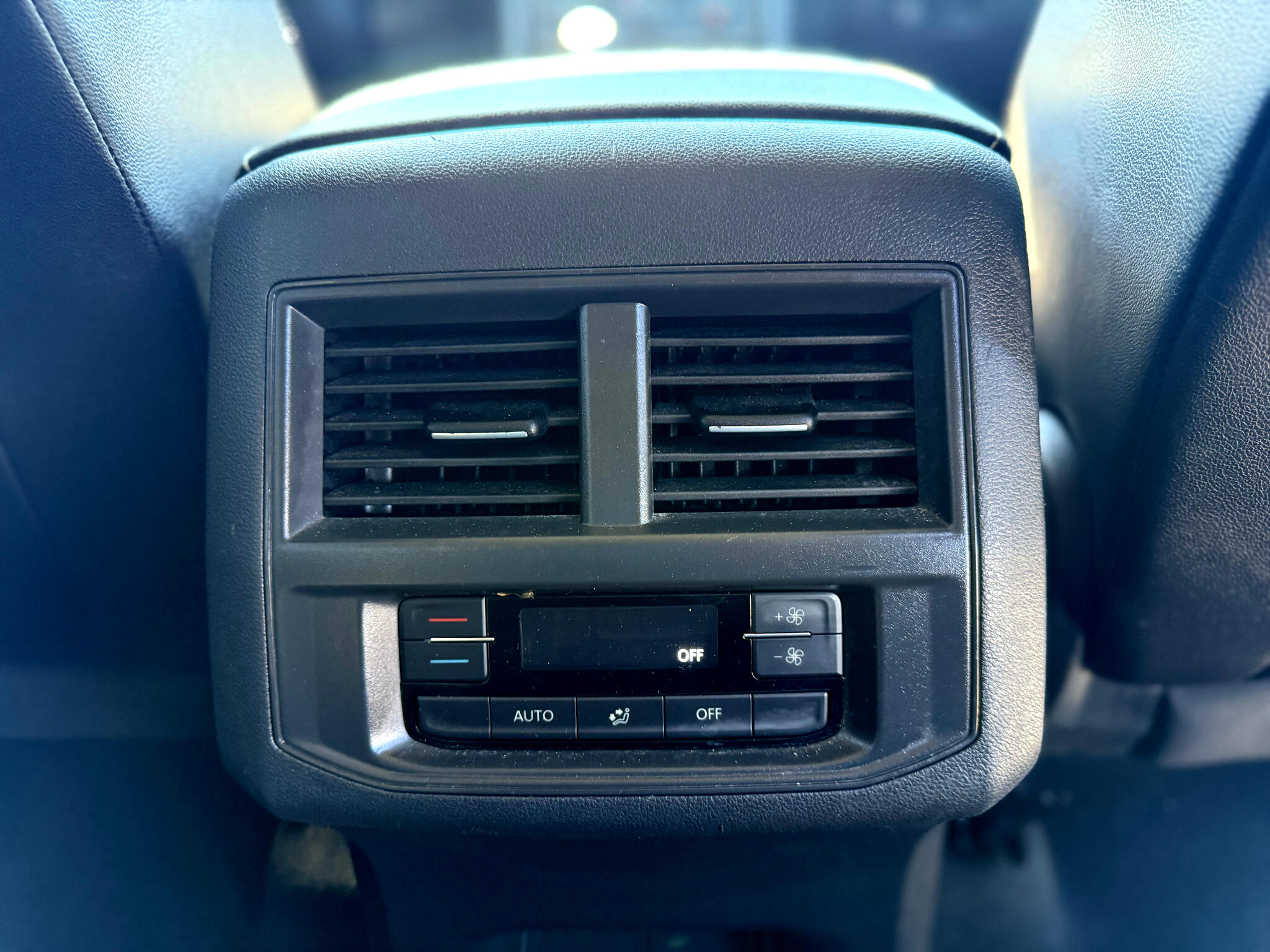 Vehicle image 30 of 43
