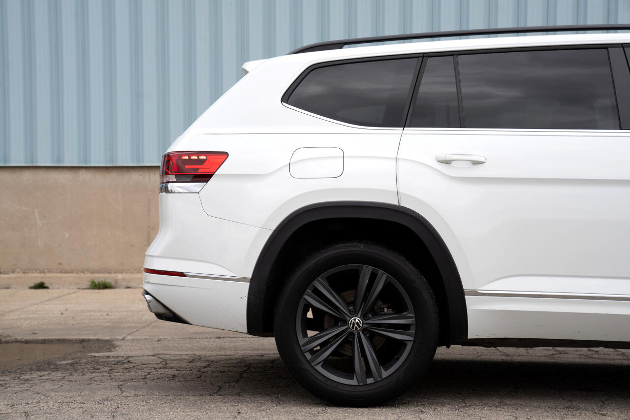 2021 Volkswagen Atlas 3.6L V6 SE Technology R-Line Image 11 of 51