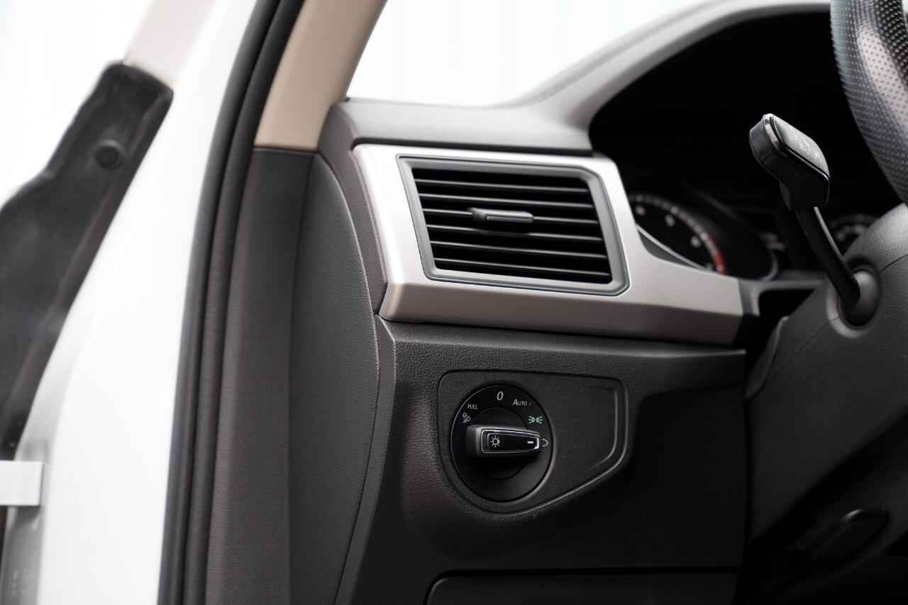 2021 Volkswagen Atlas 3.6L V6 SE Technology R-Line Image 28 of 51
