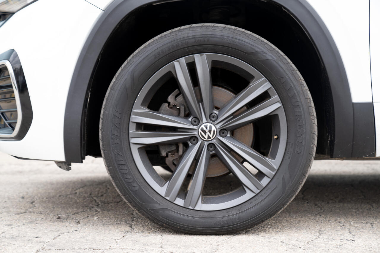 2021 Volkswagen Atlas 3.6L V6 SE Technology R-Line Image 17 of 51