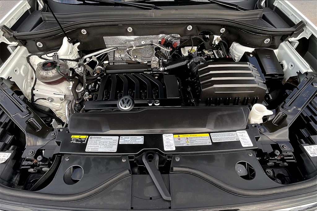 2021 Volkswagen Atlas 3.6L V6 SEL Premium R-Line Image 8 of 32