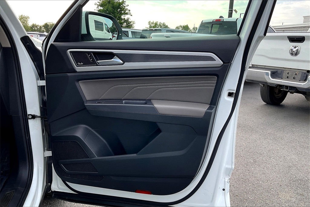 2021 Volkswagen Atlas 3.6L V6 SEL Premium R-Line Image 15 of 32