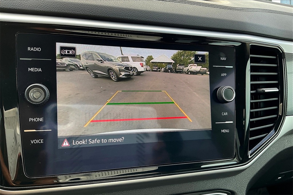 2021 Volkswagen Atlas 3.6L V6 SEL Premium R-Line Image 23 of 32