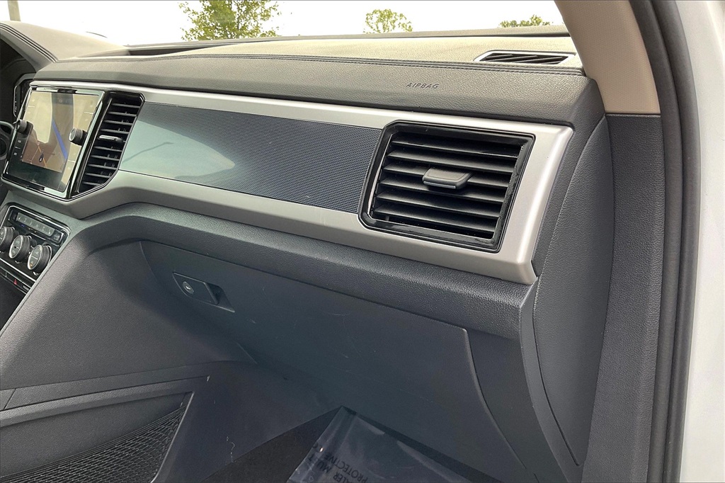 2021 Volkswagen Atlas 3.6L V6 SEL Premium R-Line Image 27 of 32
