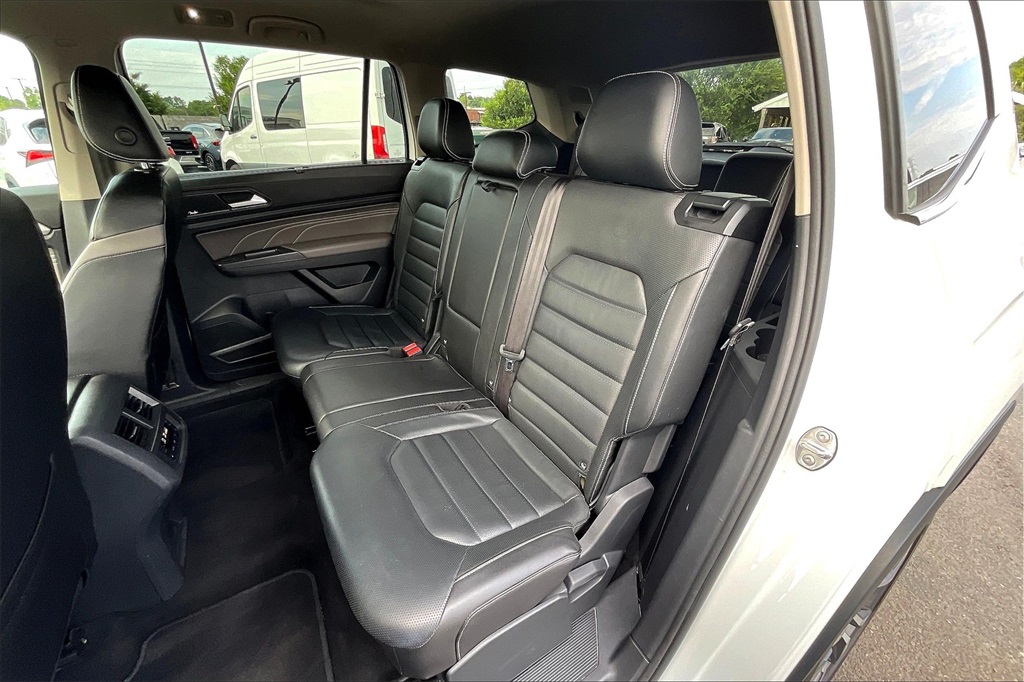 2021 Volkswagen Atlas 3.6L V6 SEL Premium R-Line Image 13 of 32