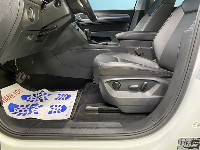 2021 Volkswagen Atlas 3.6L V6 SE Technology Image 12 of 50
