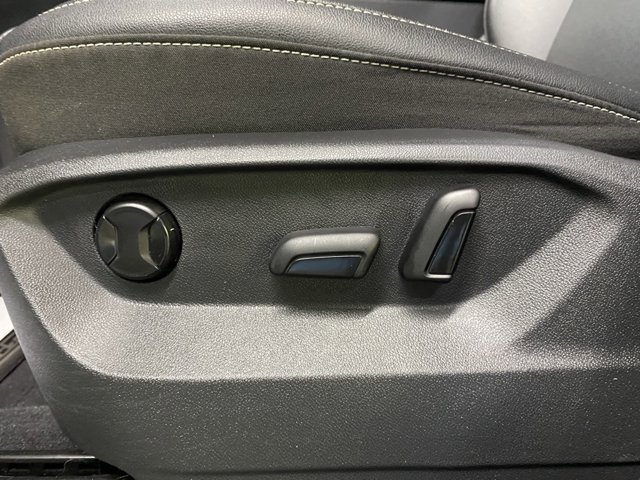 2021 Volkswagen Atlas 3.6L V6 SE Technology Image 13 of 50