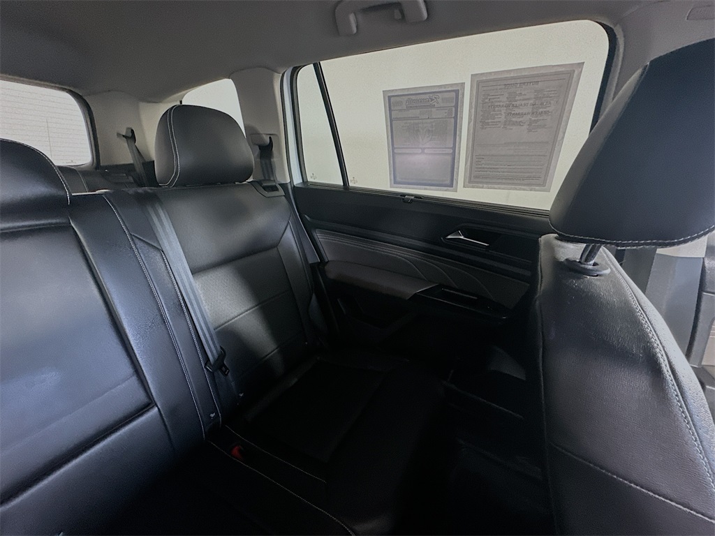 2021 Volkswagen Atlas 3.6L V6 SE Technology Image 13 of 35