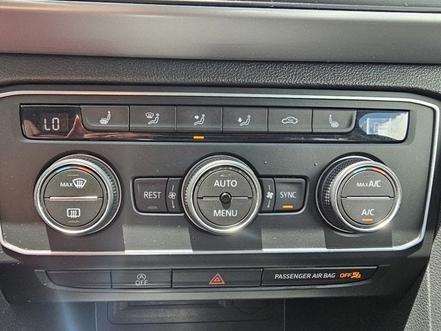 Vehicle image 31 of 32