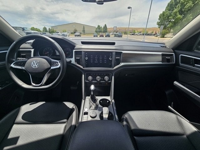 Vehicle image 18 of 32