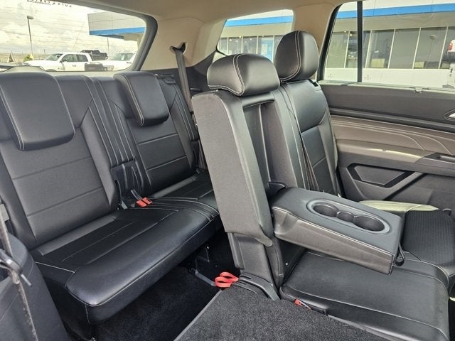 Vehicle image 11 of 32