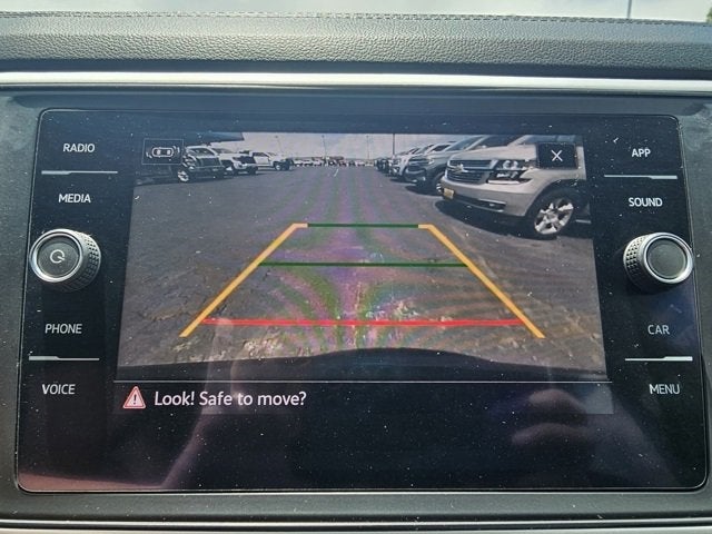 Vehicle image 22 of 32