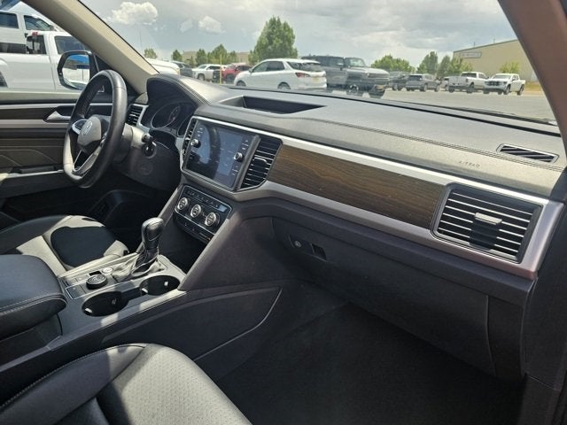 Vehicle image 19 of 32