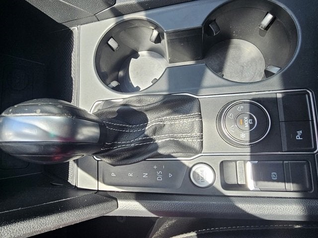Vehicle image 24 of 32