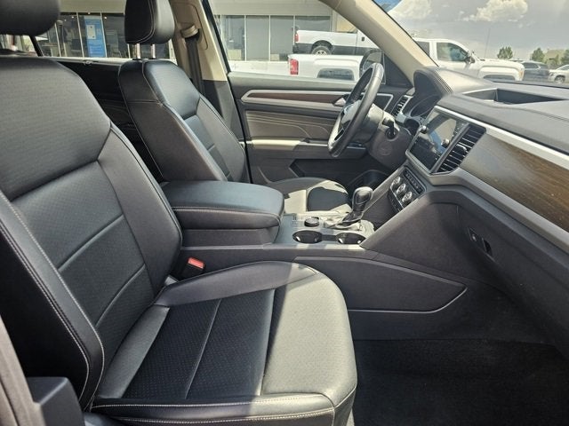 Vehicle image 14 of 32
