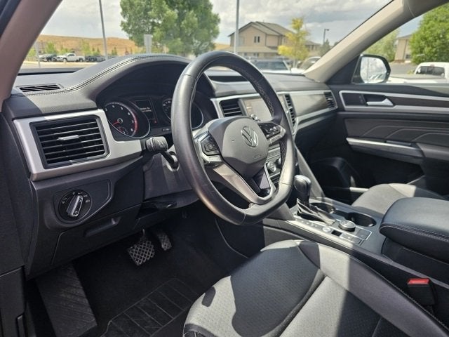 Vehicle image 20 of 32