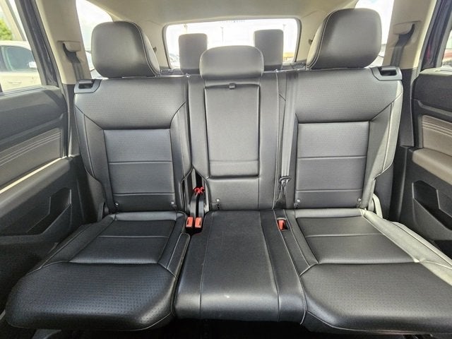 Vehicle image 16 of 32